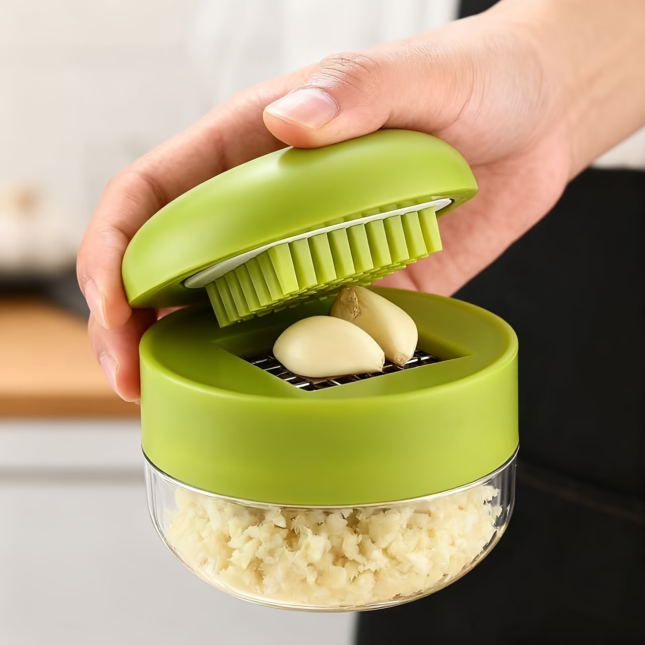 Kitchen Gadgets Green - 1-Piece Garlic Chopper Manual Garlic Crusher
